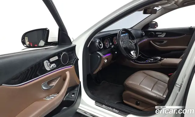 Mercedes-Benz E-Class 2016 1.9 автомат (гидро), миниатюра 10 Mercedes-Benz E-Class 2016 1.9 автомат (гидро), миниатюра 10