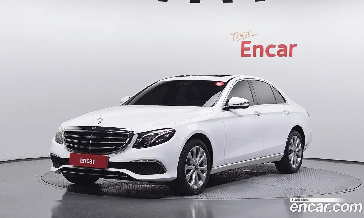 Mercedes-Benz E-Class 2019 1.9 автомат (гидро), фото 1 Mercedes-Benz E-Class 2019 1.9 автомат (гидро), фото 1