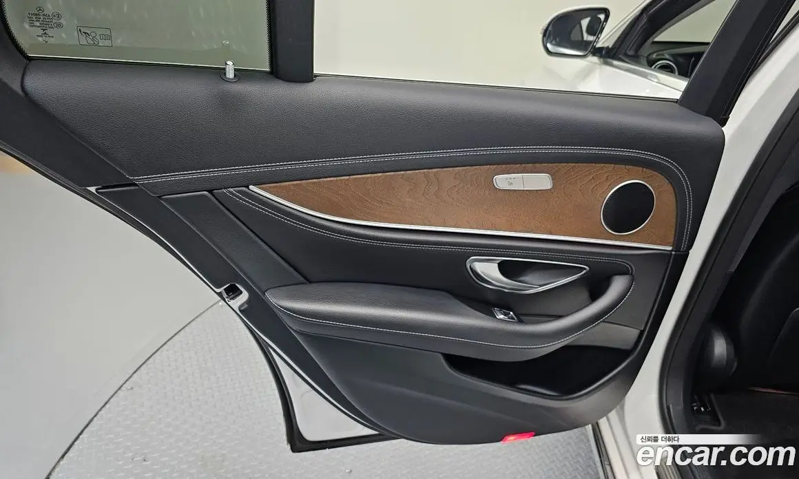 Mercedes-Benz E-Class 2019 1.9 автомат (гидро), фото 15 Mercedes-Benz E-Class 2019 1.9 автомат (гидро), фото 15