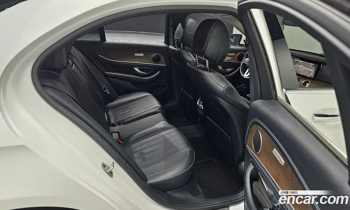 Mercedes-Benz E-Class 2019 1.9 автомат (гидро), фото 17 Mercedes-Benz E-Class 2019 1.9 автомат (гидро), фото 17