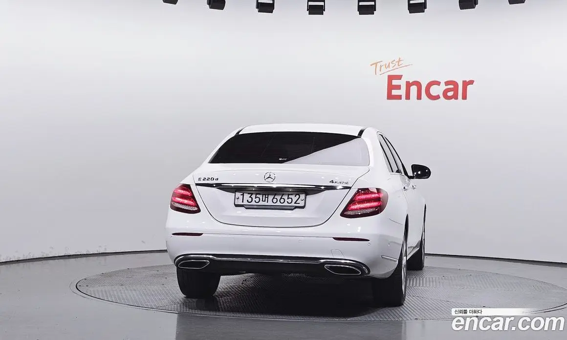 Mercedes-Benz E-Class 2019 1.9 автомат (гидро), фото 4 Mercedes-Benz E-Class 2019 1.9 автомат (гидро), фото 4