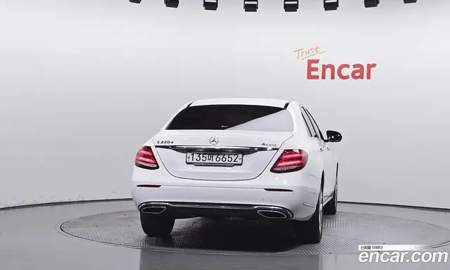 Mercedes-Benz E-Class 2019 1.9 автомат (гидро), миниатюра 4 Mercedes-Benz E-Class 2019 1.9 автомат (гидро), миниатюра 4