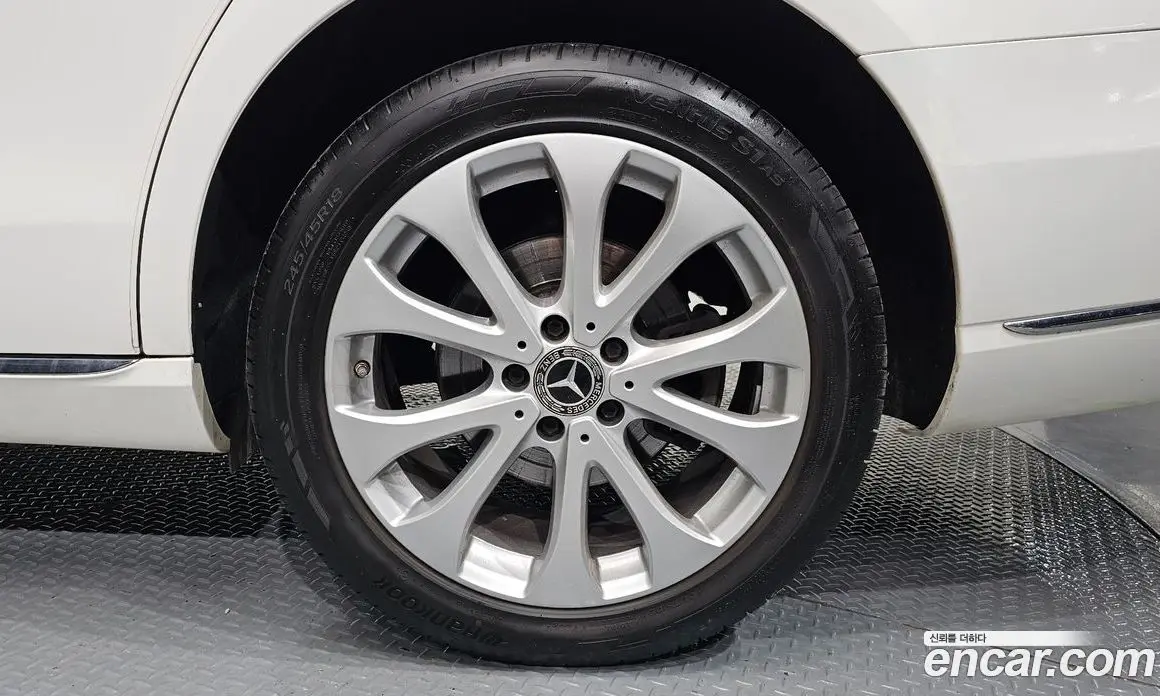 Mercedes-Benz E-Class 2019 1.9 автомат (гидро), фото 7 Mercedes-Benz E-Class 2019 1.9 автомат (гидро), фото 7