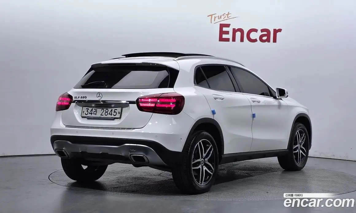 Mercedes-Benz GLA-Class 2019 2.0 автомат (гидро), фото 2 Mercedes-Benz GLA-Class 2019 2.0 автомат (гидро), фото 2