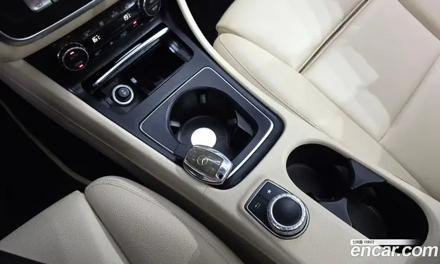 Mercedes-Benz GLA-Class 2019 2.0 автомат (гидро), миниатюра 12