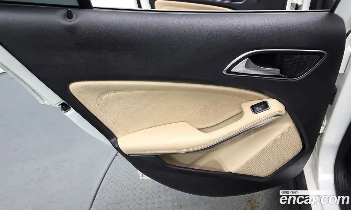 Mercedes-Benz GLA-Class 2019 2.0 автомат (гидро), фото 15 Mercedes-Benz GLA-Class 2019 2.0 автомат (гидро), фото 15