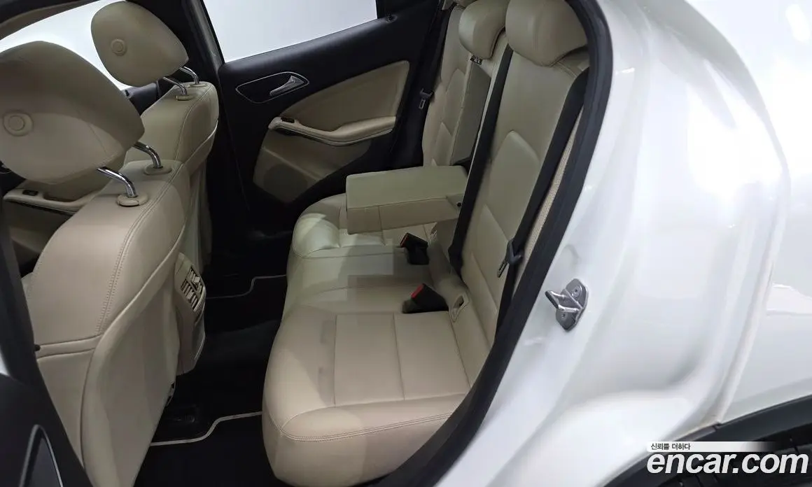 Mercedes-Benz GLA-Class 2019 2.0 автомат (гидро), фото 18 Mercedes-Benz GLA-Class 2019 2.0 автомат (гидро), фото 18