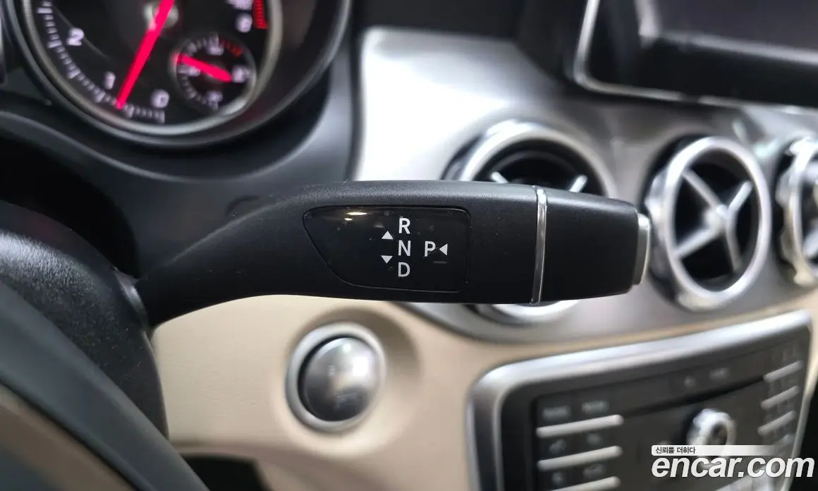 Mercedes-Benz GLA-Class 2019 2.0 автомат (гидро), фото 24 Mercedes-Benz GLA-Class 2019 2.0 автомат (гидро), фото 24