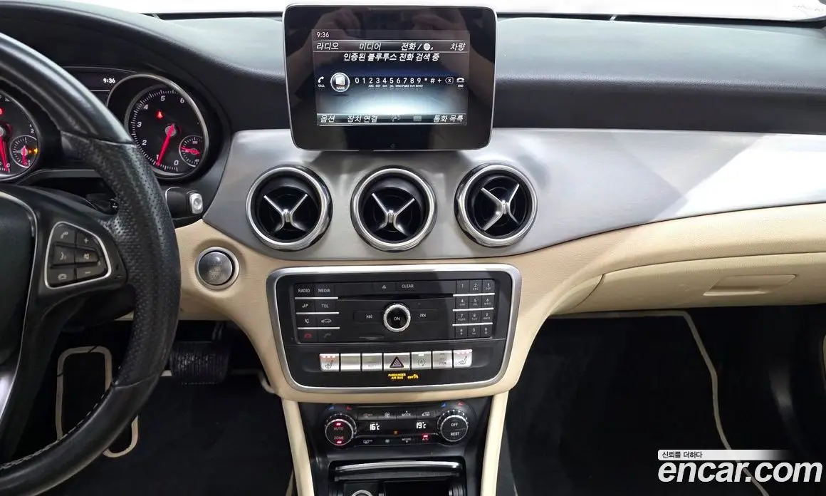 Mercedes-Benz GLA-Class 2019 2.0 автомат (гидро), фото 30 Mercedes-Benz GLA-Class 2019 2.0 автомат (гидро), фото 30