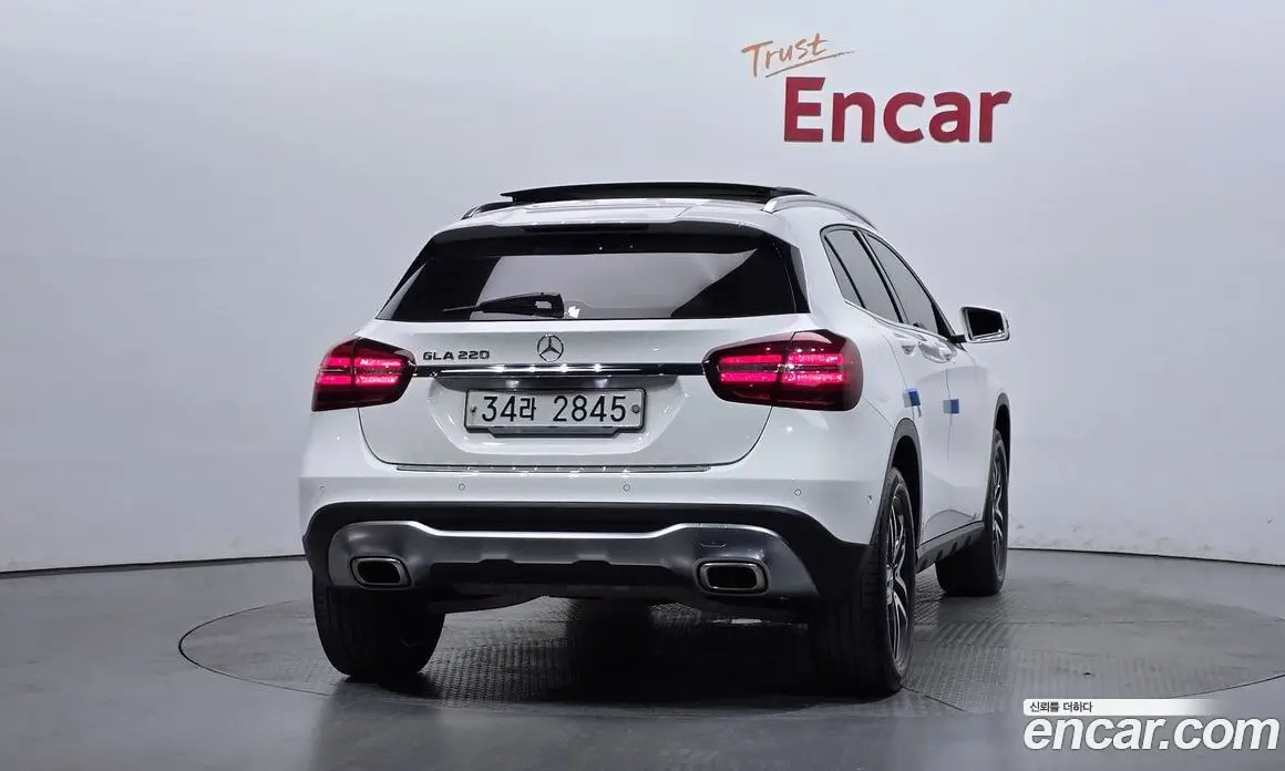 Mercedes-Benz GLA-Class 2019 2.0 автомат (гидро), фото 4 Mercedes-Benz GLA-Class 2019 2.0 автомат (гидро), фото 4