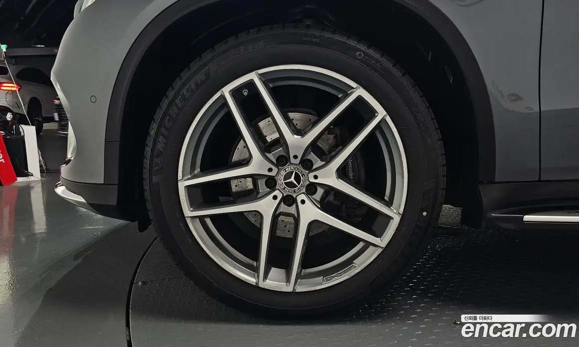 Mercedes-Benz GLE-Class 2017 3.0 автомат (гидро), фото 4 Mercedes-Benz GLE-Class 2017 3.0 автомат (гидро), фото 4
