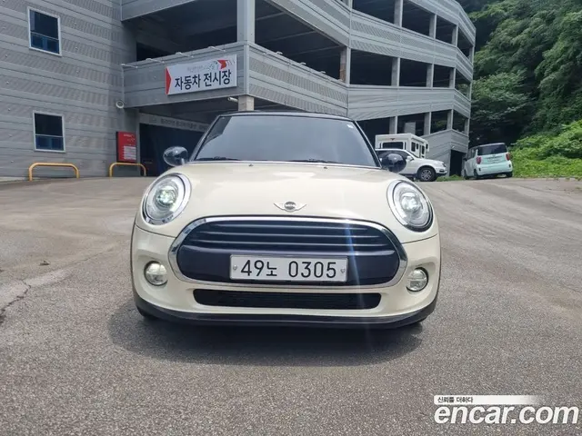 Mini Cooper 2016 1.5 автомат (гидро), миниатюра 3