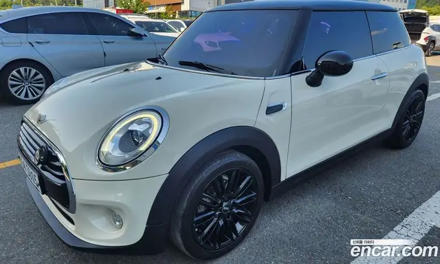 Mini Cooper 2017 1.5 автомат (гидро), миниатюра 2 Mini Cooper 2017 1.5 автомат (гидро), миниатюра 2