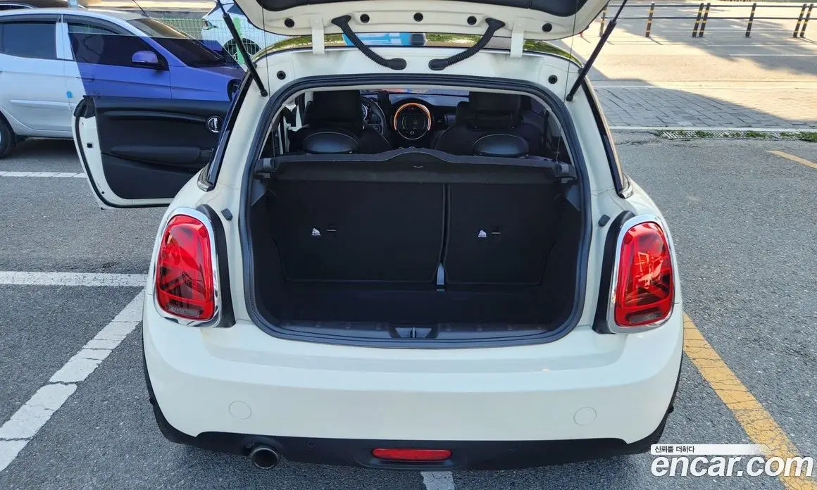 Mini Cooper 2017 1.5 автомат (гидро), фото 16 Mini Cooper 2017 1.5 автомат (гидро), фото 16