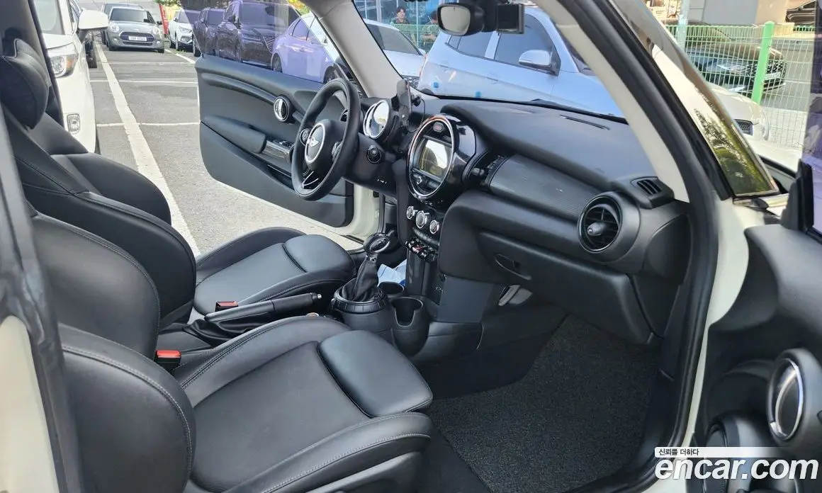 Mini Cooper 2017 1.5 автомат (гидро), фото 8 Mini Cooper 2017 1.5 автомат (гидро), фото 8