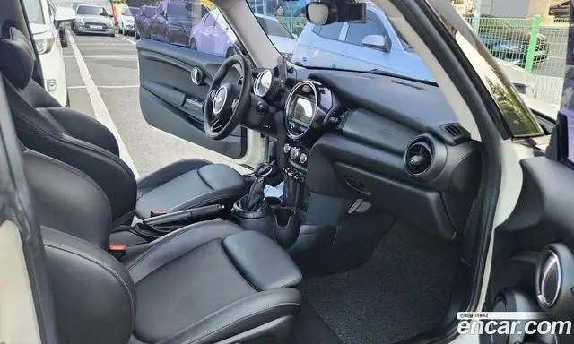 Mini Cooper 2017 1.5 автомат (гидро), миниатюра 8 Mini Cooper 2017 1.5 автомат (гидро), миниатюра 8