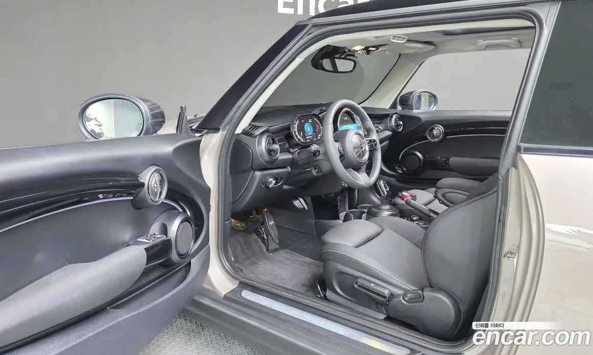 Mini Cooper 2023 1.5 автомат (гидро), фото 18 Mini Cooper 2023 1.5 автомат (гидро), фото 18