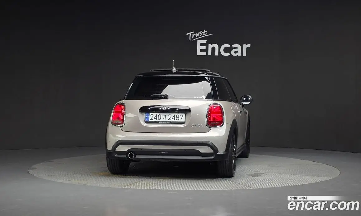 Mini Cooper 2023 1.5 автомат (гидро), фото 4 Mini Cooper 2023 1.5 автомат (гидро), фото 4