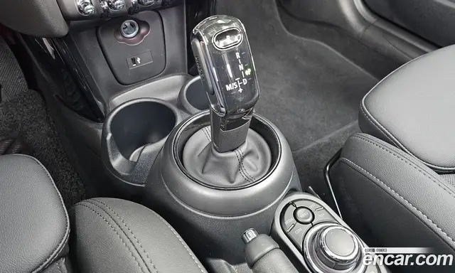 Mini Cooper Convertible 2024 1.5 автомат (гидро), миниатюра 12