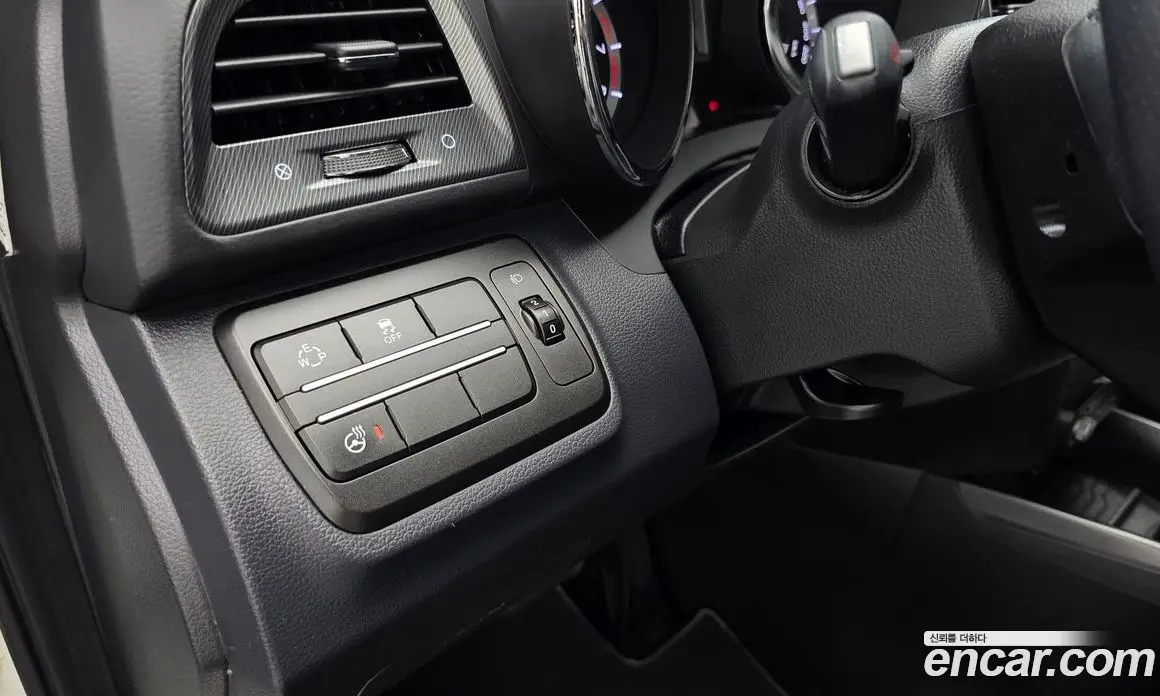 SsangYong TIBOLI 2017 1.6 автомат (гидро), фото 17 SsangYong TIBOLI 2017 1.6 автомат (гидро), фото 17