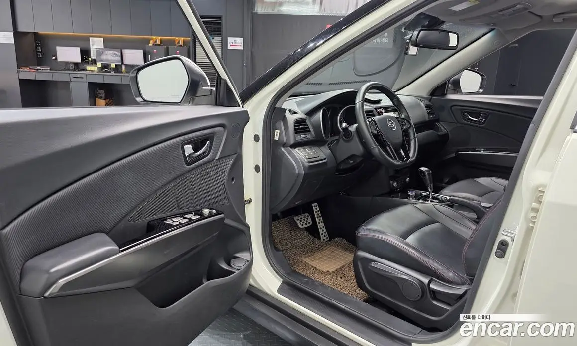 SsangYong TIBOLI 2017 1.6 автомат (гидро), фото 12