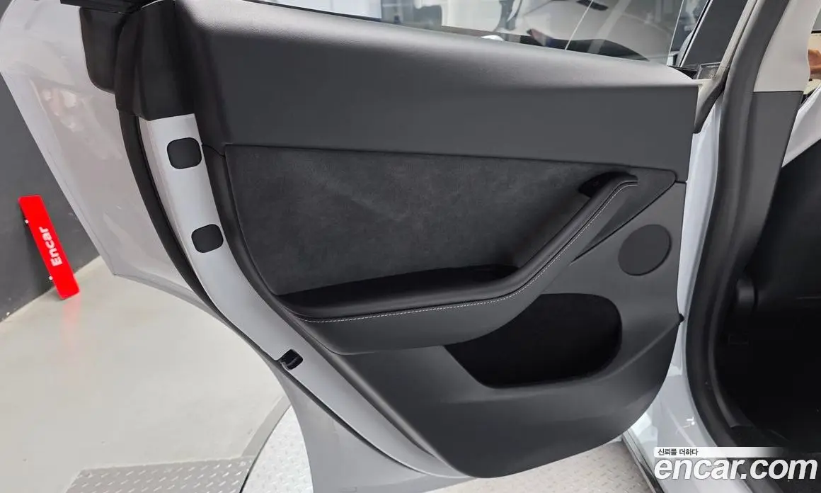 Tesla Model Y 2024 0.2 автомат (гидро), фото 15 Tesla Model Y 2024 0.2 автомат (гидро), фото 15