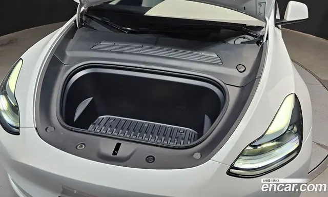 Tesla Model Y 2024 0.2 автомат (гидро), миниатюра 6 Tesla Model Y 2024 0.2 автомат (гидро), миниатюра 6