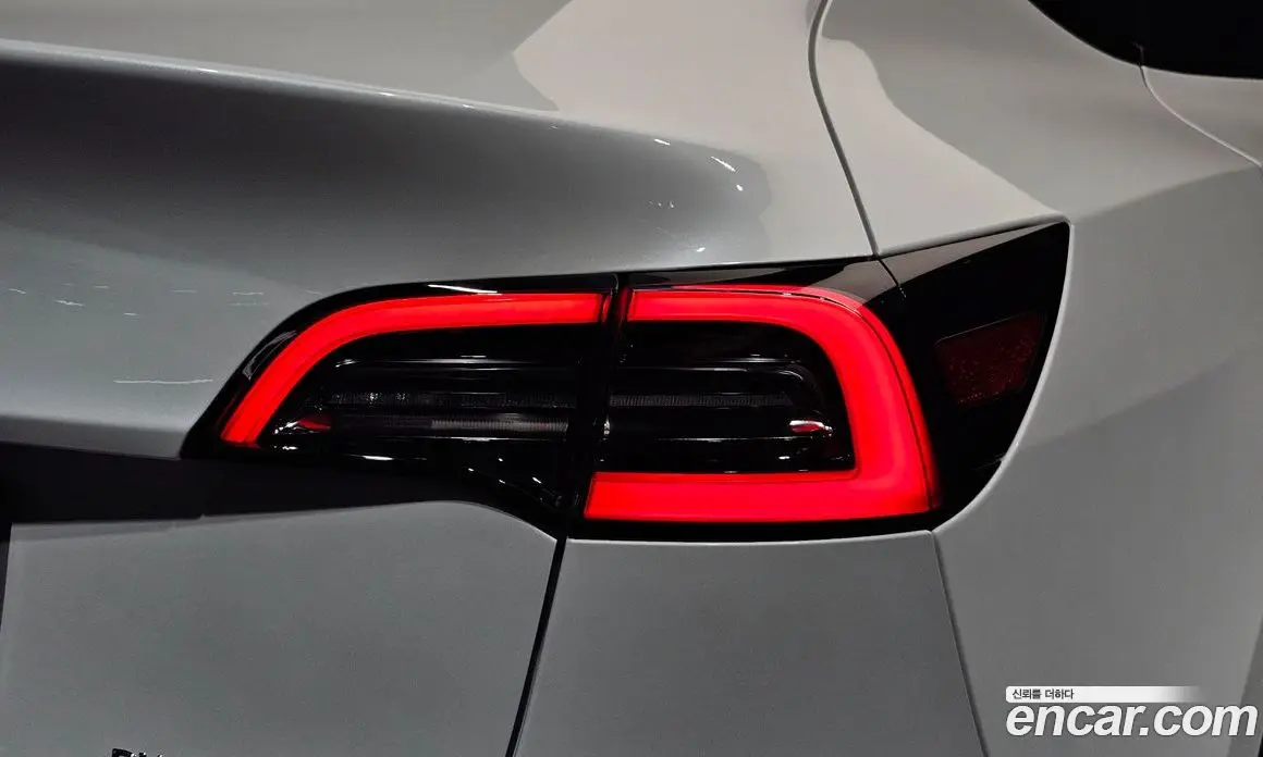 Tesla Model Y 2024 0.2 автомат (гидро), фото 9 Tesla Model Y 2024 0.2 автомат (гидро), фото 9
