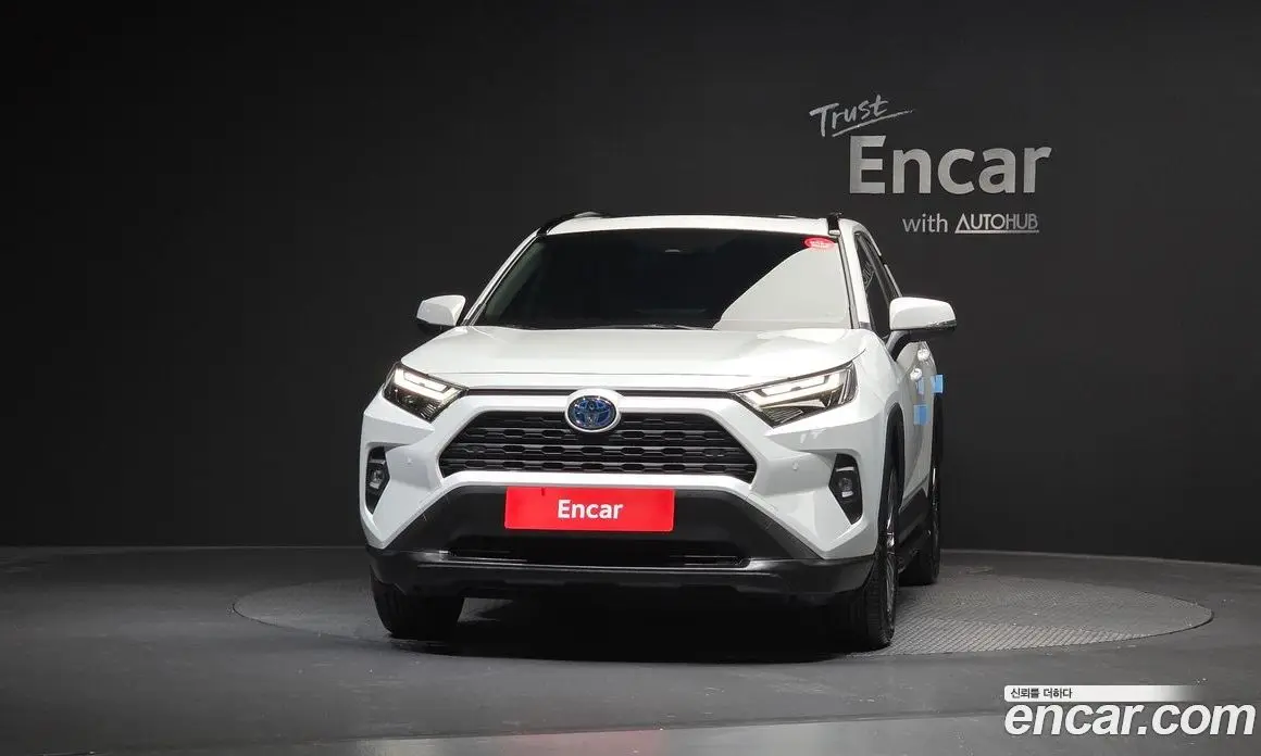 Toyota RAV4 2023 2.5 автомат (гидро), фото 3 Toyota RAV4 2023 2.5 автомат (гидро), фото 3