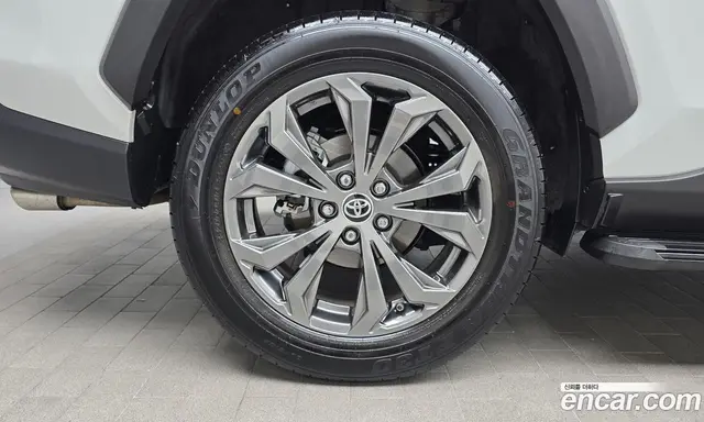 Toyota RAV4 2023 2.5 автомат (гидро), миниатюра 5 Toyota RAV4 2023 2.5 автомат (гидро), миниатюра 5