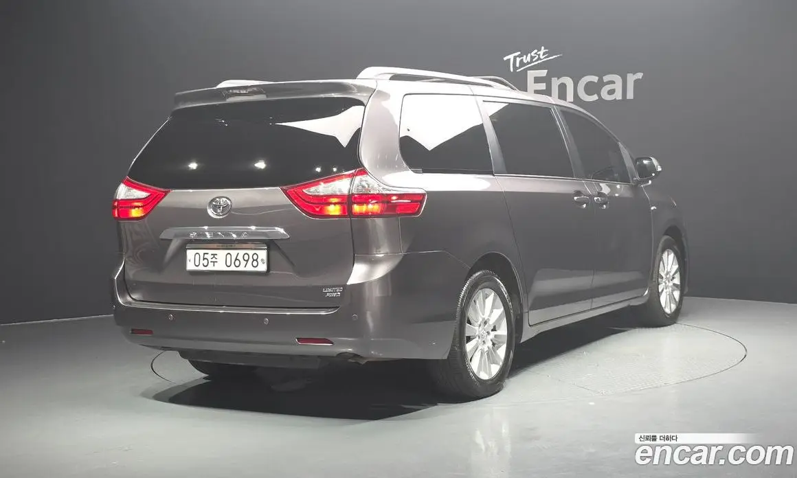Toyota Sienna 2016 3.5 автомат (гидро), фото 2 Toyota Sienna 2016 3.5 автомат (гидро), фото 2