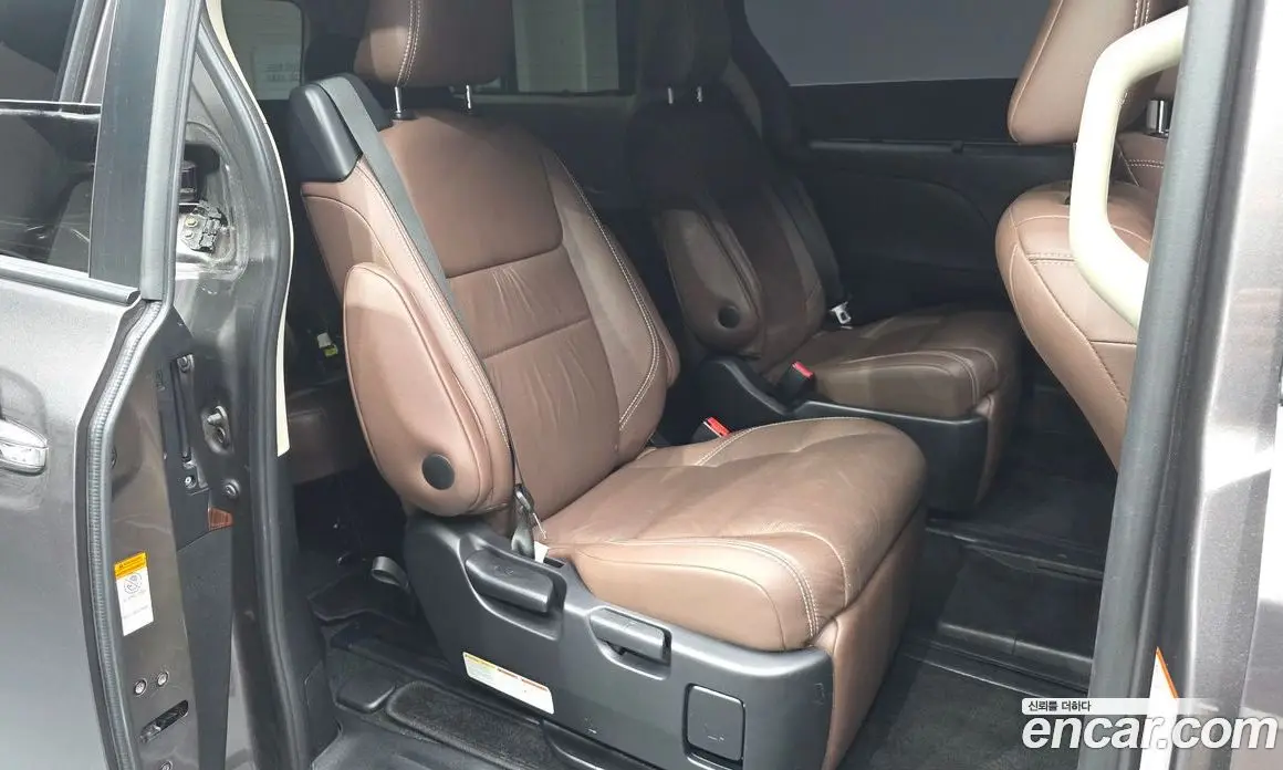 Toyota Sienna 2016 3.5 автомат (гидро), фото 12 Toyota Sienna 2016 3.5 автомат (гидро), фото 12