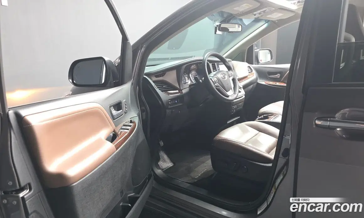 Toyota Sienna 2016 3.5 автомат (гидро), фото 10 Toyota Sienna 2016 3.5 автомат (гидро), фото 10