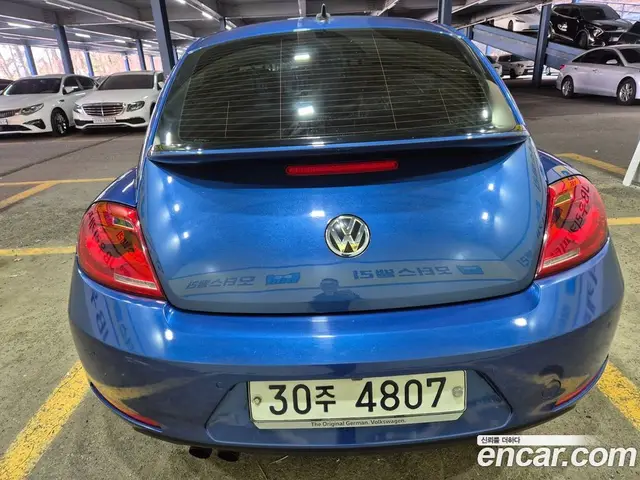 Volkswagen Beatle 2012 2.0 автомат (гидро), миниатюра 6 Volkswagen Beatle 2012 2.0 автомат (гидро), миниатюра 6