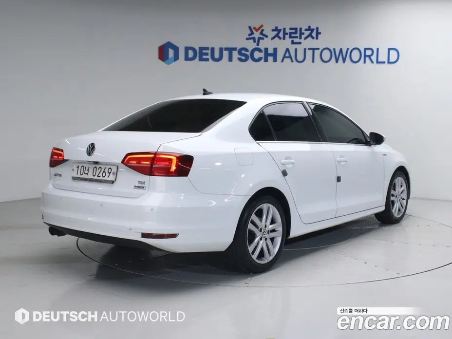 Volkswagen Jetta 2015 2.0 автомат (гидро), фото 2 Volkswagen Jetta 2015 2.0 автомат (гидро), фото 2