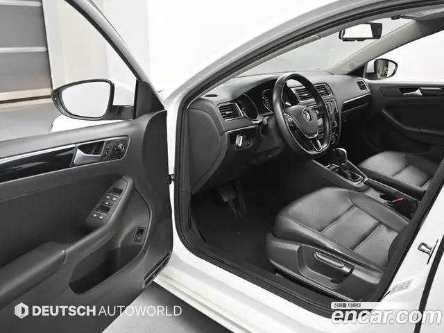 Volkswagen Jetta 2015 2.0 автомат (гидро), миниатюра 11 Volkswagen Jetta 2015 2.0 автомат (гидро), миниатюра 11