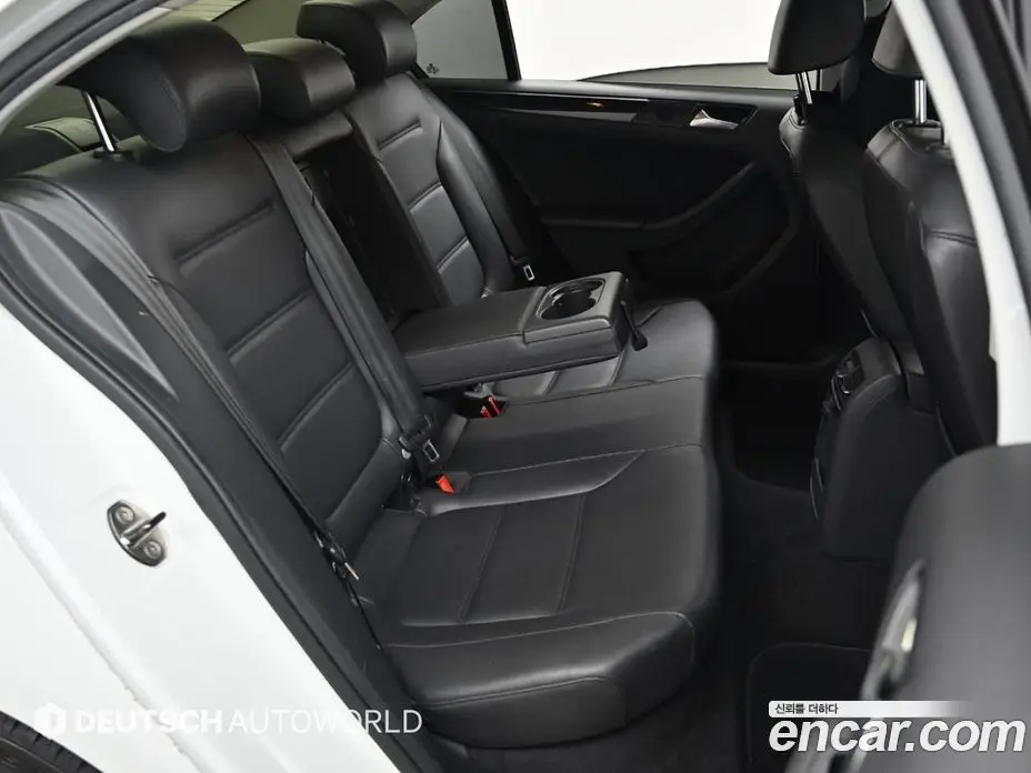 Volkswagen Jetta 2015 2.0 автомат (гидро), фото 12 Volkswagen Jetta 2015 2.0 автомат (гидро), фото 12