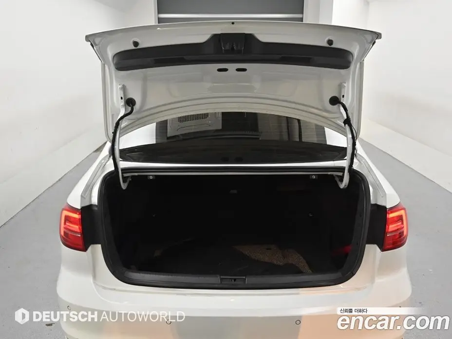 Volkswagen Jetta 2015 2.0 автомат (гидро), фото 19 Volkswagen Jetta 2015 2.0 автомат (гидро), фото 19