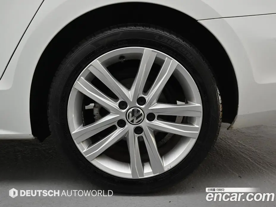 Volkswagen Jetta 2015 2.0 автомат (гидро), фото 5 Volkswagen Jetta 2015 2.0 автомат (гидро), фото 5