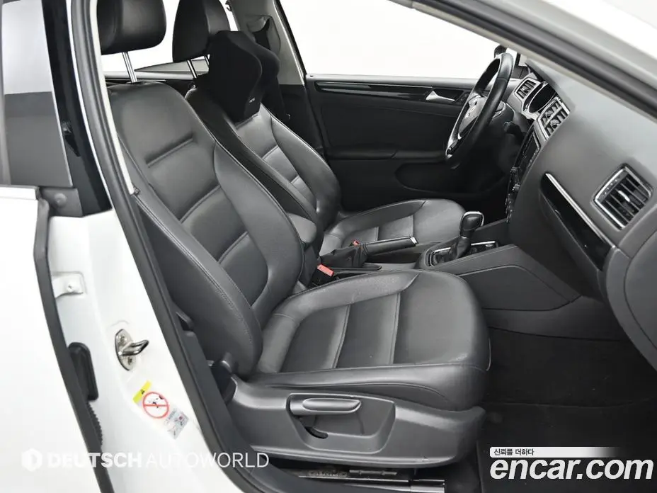 Volkswagen Jetta 2015 2.0 автомат (гидро), фото 10 Volkswagen Jetta 2015 2.0 автомат (гидро), фото 10
