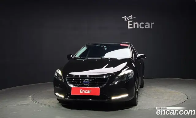 Volvo V40 2016 2.0 автомат (гидро), миниатюра 2