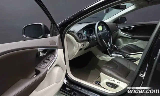 Volvo V40 2016 2.0 автомат (гидро), миниатюра 12