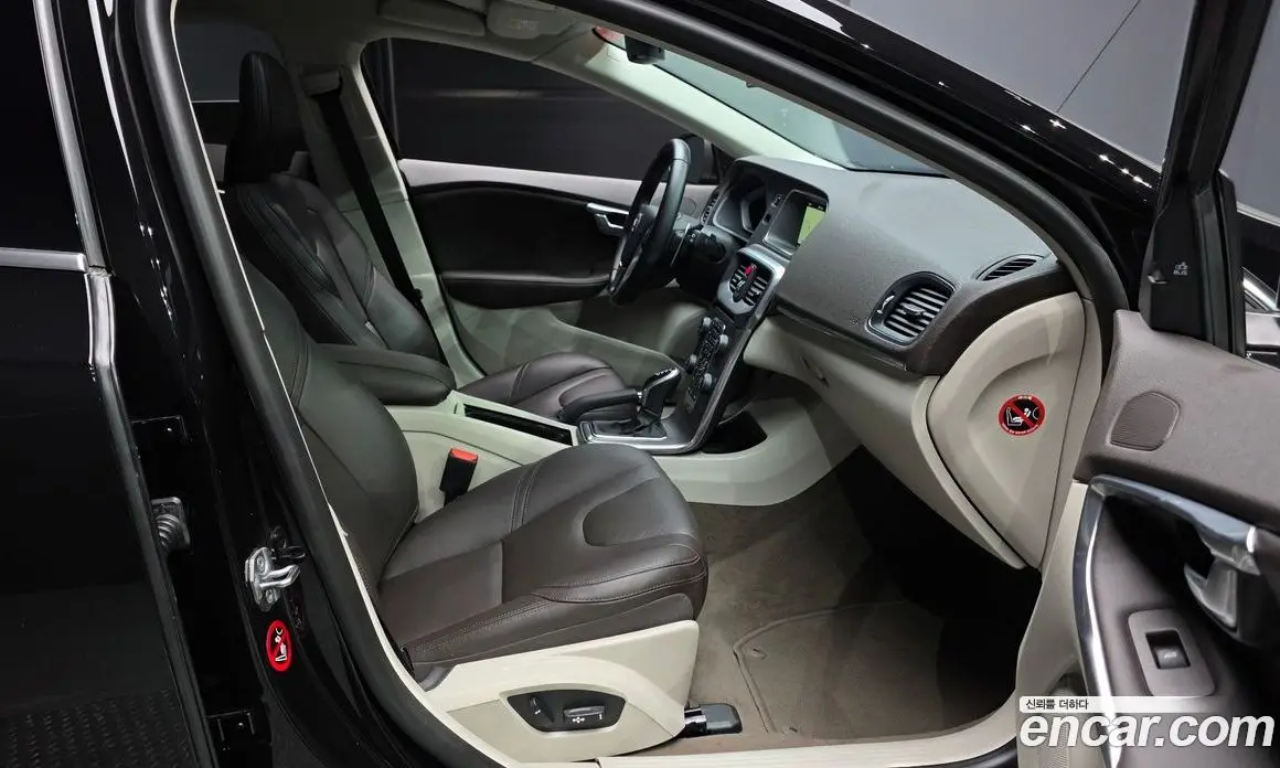 Volvo V40 2016 2.0 автомат (гидро), фото 16