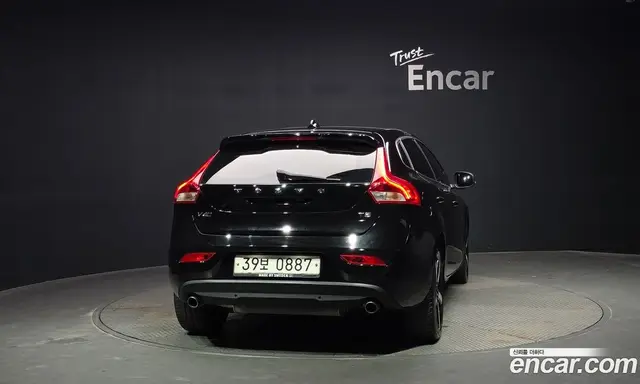 Volvo V40 2016 2.0 автомат (гидро), миниатюра 3
