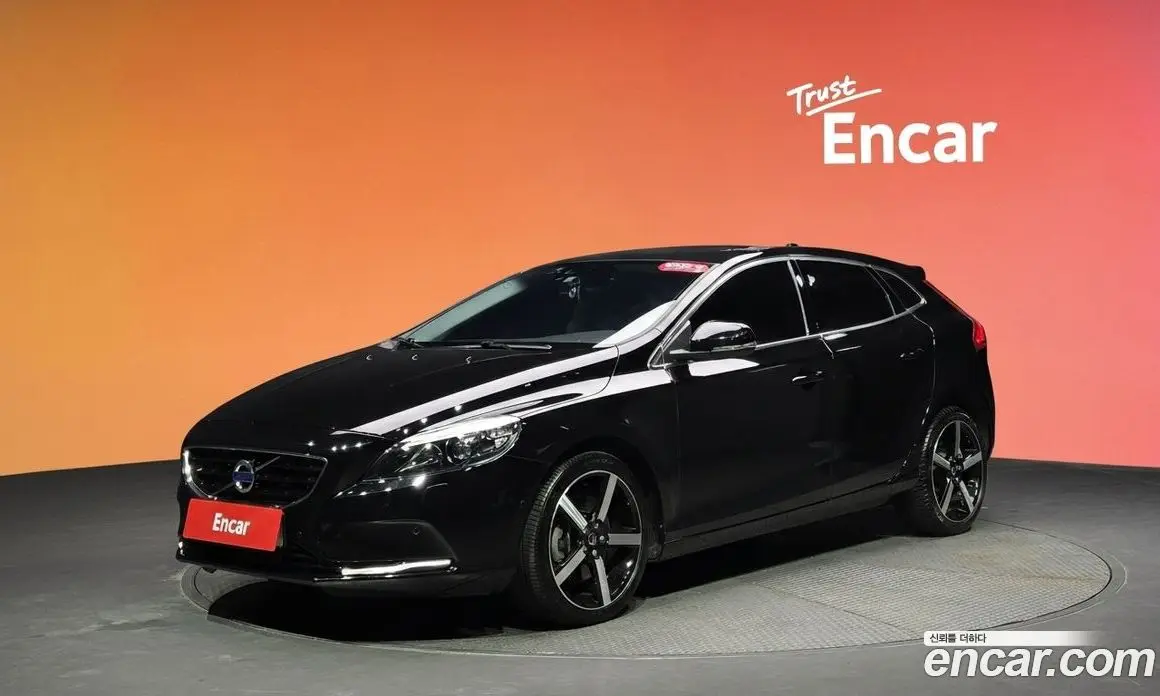 Volvo V40 2016 2.0 автомат (гидро), фото 31