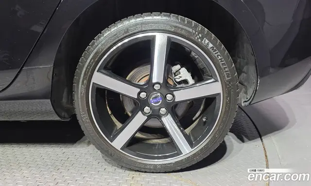 Volvo V40 2016 2.0 автомат (гидро), миниатюра 6