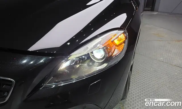 Volvo V40 2016 2.0 автомат (гидро), миниатюра 7