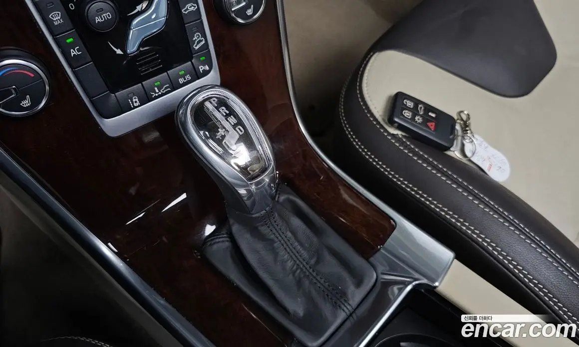 Volvo XC60 2012 2.4 автомат (гидро), фото 11 Volvo XC60 2012 2.4 автомат (гидро), фото 11