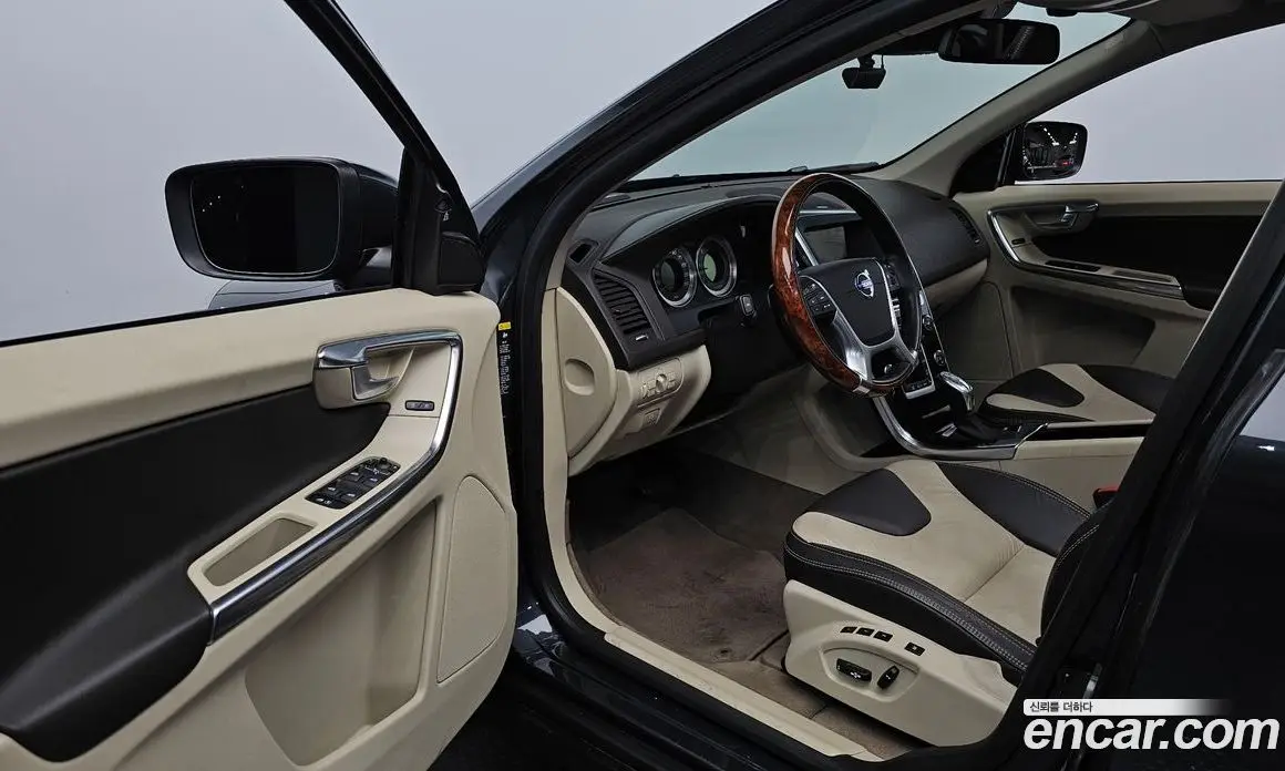 Volvo XC60 2012 2.4 автомат (гидро), фото 12 Volvo XC60 2012 2.4 автомат (гидро), фото 12