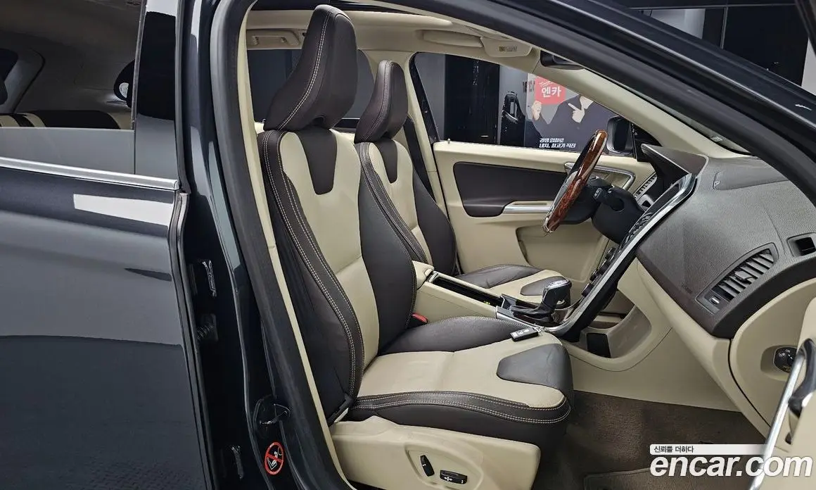 Volvo XC60 2012 2.4 автомат (гидро), фото 15 Volvo XC60 2012 2.4 автомат (гидро), фото 15